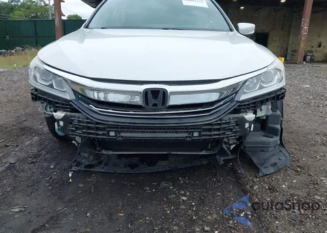 2017 Honda Accord Sport z USA, uszkodzony, nr VIN 1HGCR2F56HA099481